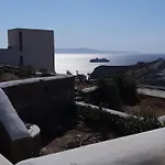 Le Bleu De Tinos *